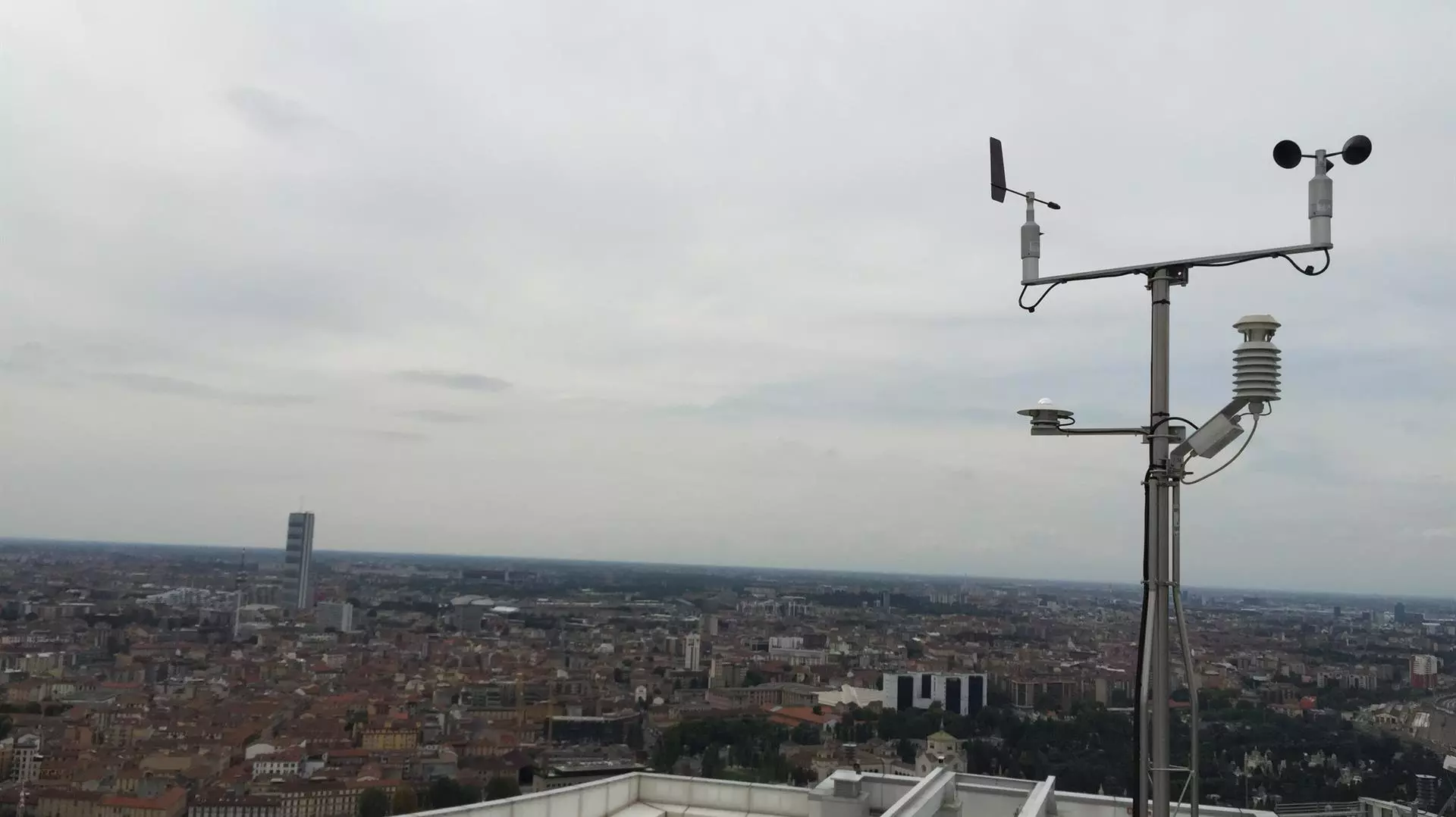 La stazione meteorologica sul grattacielo più alto di Italia